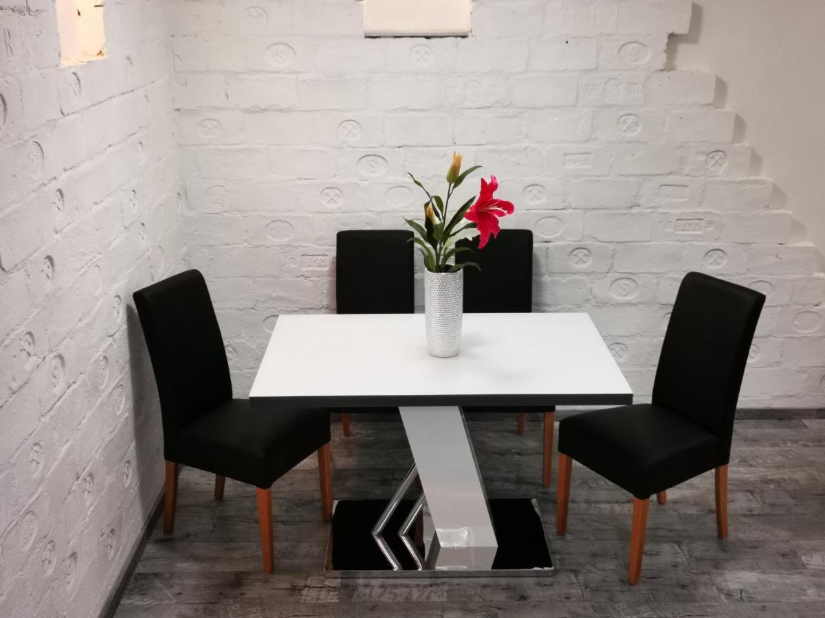 Luxury Basement In The Surrounding Of Budapest Apartment Mogyorod Ngoại thất bức ảnh