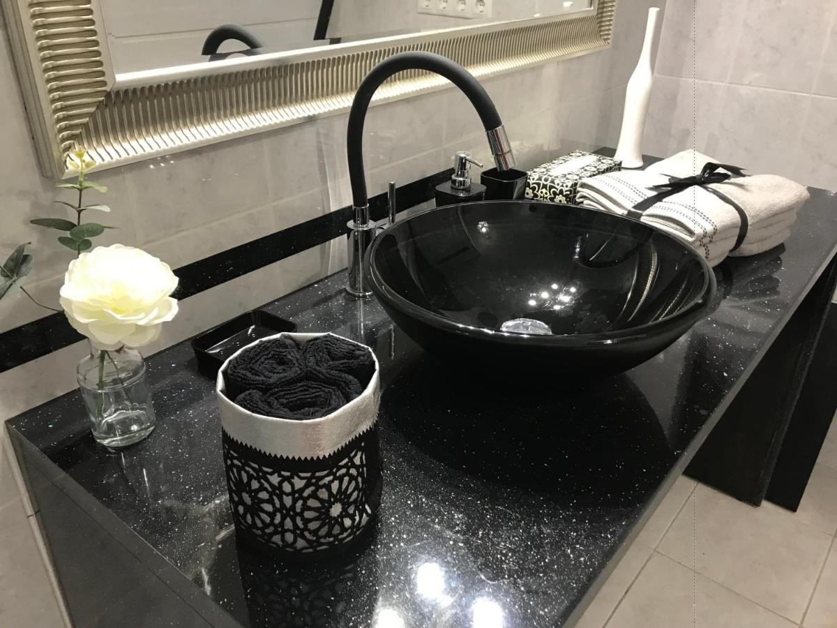 Luxury Basement In The Surrounding Of Budapest Apartment Mogyorod Ngoại thất bức ảnh